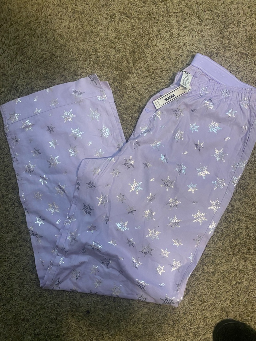 NWT Womens Medium PINK Lavender Snowflake Pajama Pants